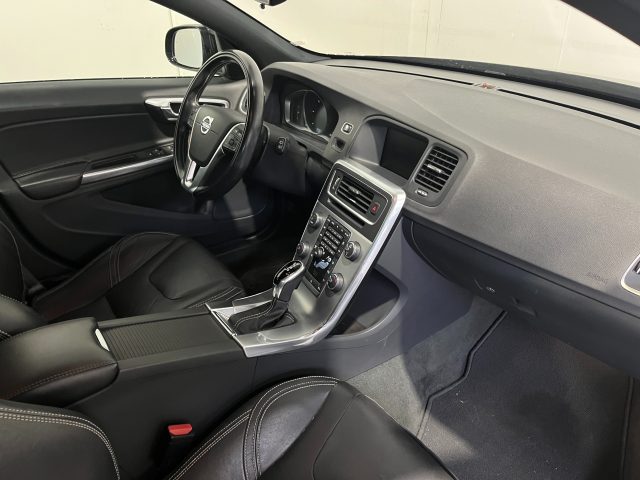 Volvo V60 2.0 D2 GEARTRONIC DYNAMIC EDITION - foto 4 di 4