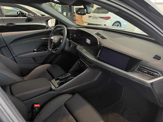 Audi SQ5 Audi Sportback sport attitude TFSI 270 kW S tron - foto 3 di 4