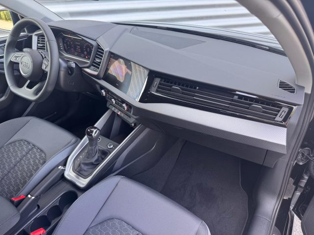 Audi A1 SPORTBACK 30 TFSI S-TRONIC S LINE EDITION - foto 3 di 4