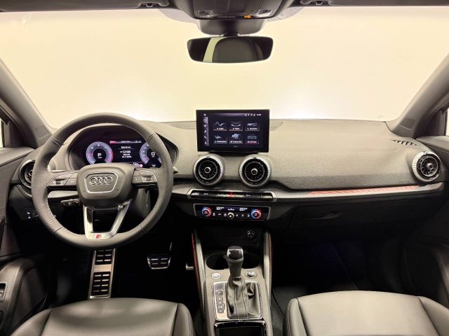 Audi Q2 35 TDI S-TRONIC IDENITITY BLACK - foto 4 di 4