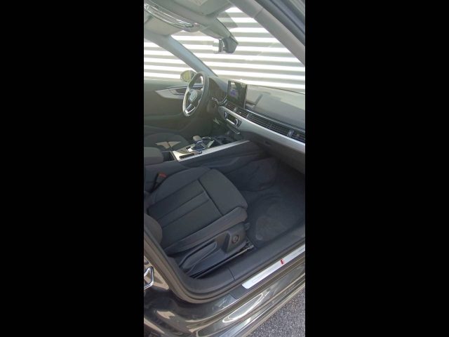 Audi A4 SEDAN 35 TDI MHEV S-TRONIC S-LINE EDITION - foto 3 di 4