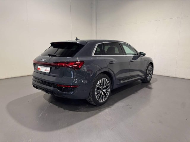 Audi Q8 e-tron 55 QUATTRO S LINE - RENT TO BUY - foto 2 di 4