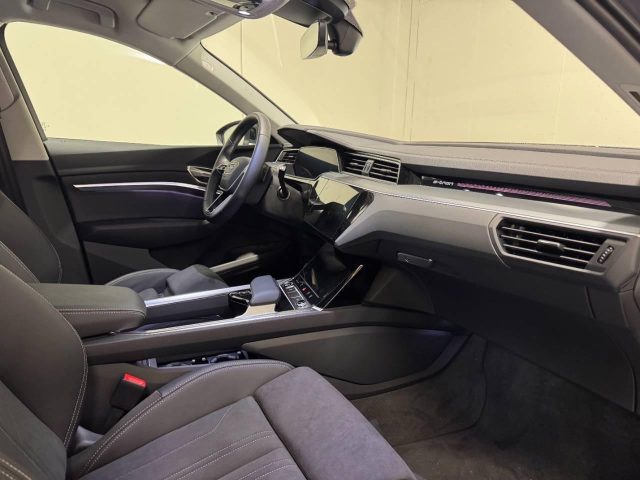 Audi Q8 e-tron 55 QUATTRO S LINE - RENT TO BUY - foto 3 di 4