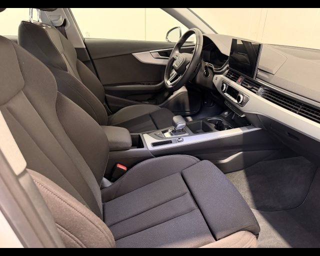 Audi A4 30 TDI MHEV S-TRONIC S-LINE EDITION - foto 3 di 4