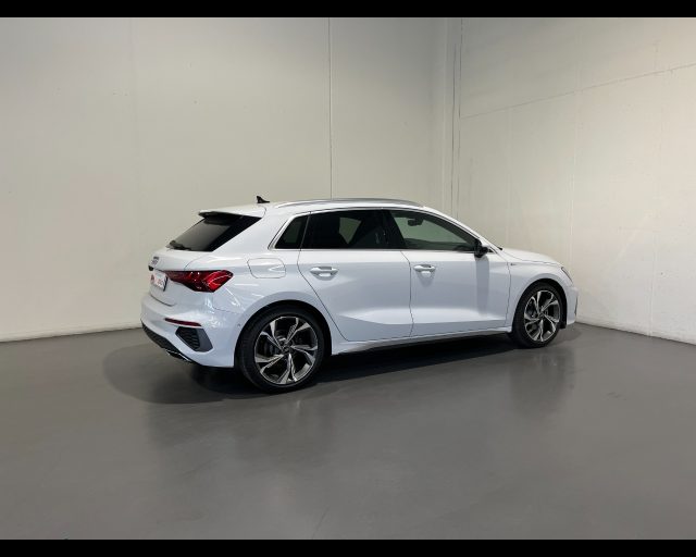 Audi A3 Sportback 35 TDI S-TRONIC S LINE EDITION - foto 2 di 4