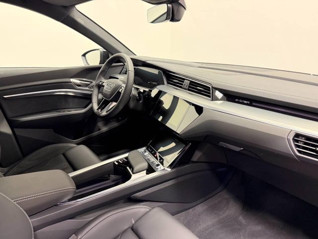 Audi Q8 SPORTBACK E-TRON 55 QUATTRO S LINE - RENT TO BUY - foto 3 di 11