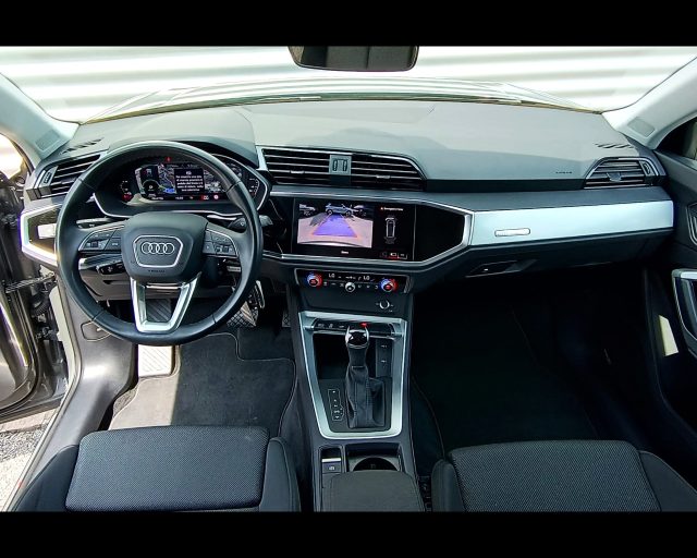 Audi Q3 45 TFSIe S-TRONIC S LINE EDITION - foto 3 di 8