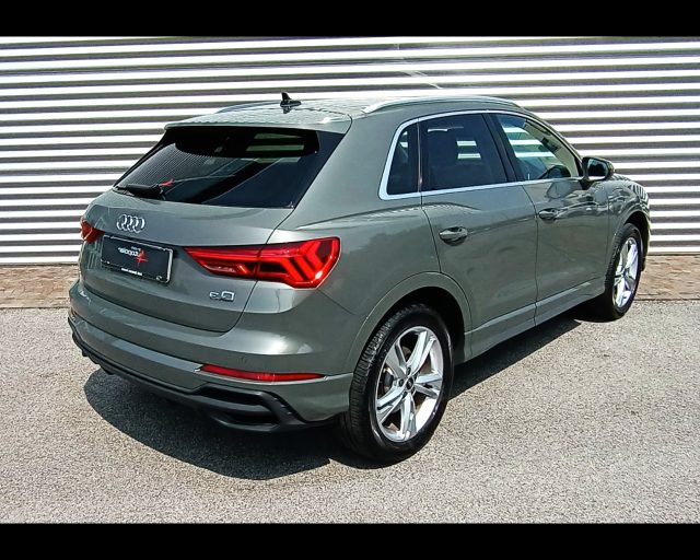 Audi Q3 45 TFSIe S-TRONIC S LINE EDITION - foto 2 di 8