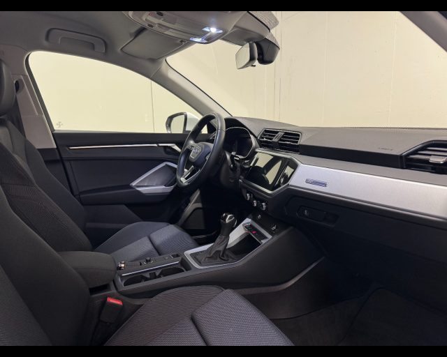 Audi Q3 45 TFSIe PHEV S-TRONIC S LINE EDITION - foto 3 di 10