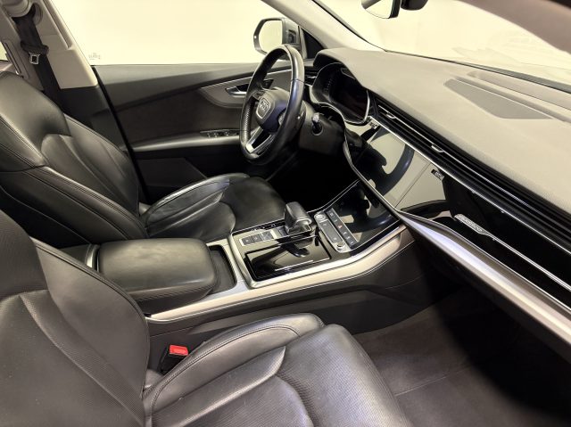 Audi Q8 50 TDI MHEV TIPTRONIC QUATTRO SPORT - foto 4 di 16