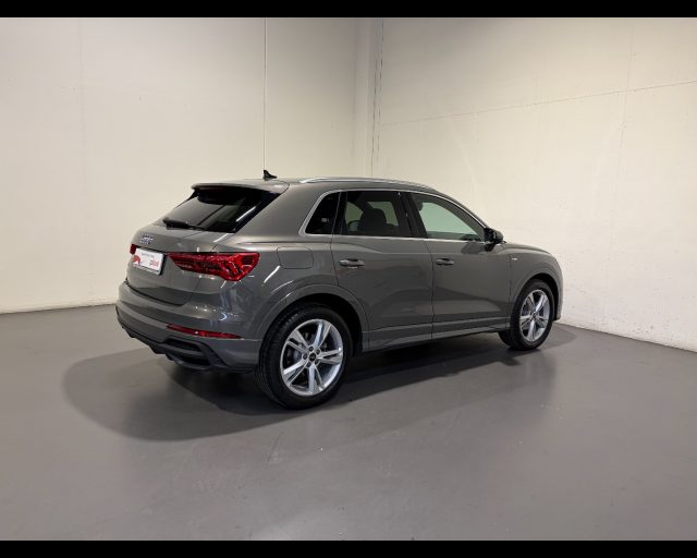 Audi Q3 35 TDI S-TRONIC S LINE EDITION - foto 2 di 10
