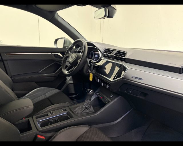 Audi Q3 35 TDI S-TRONIC S LINE EDITION - foto 3 di 10