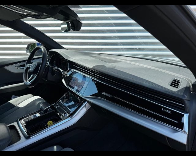 Audi Q8 50 TDI MHEV TIPTRONIC QUATTRO SPORT - foto 3 di 4