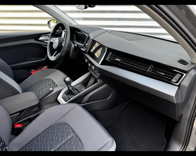Audi A1 SPORTBACK 30 TFSI S-LINE EDITION - foto 3 di 11