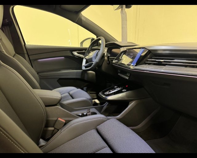 Audi Q4 e-tron 45 S-LINE - RENT TO BUY - foto 3 di 12