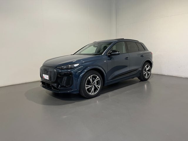 Audi Q6 e-tron QUATTRO S-LINE EDITION, del 2025, 7.793 km, in vendita a Conegliano (TV)