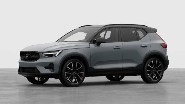 Volvo XC40 ULTRA BLACK EDITION B4 AUTO - foto 2 di 4