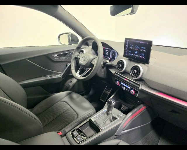Audi Q2 35 TFSI S-TRONIC IDENTITY BLACK - foto 3 di 4