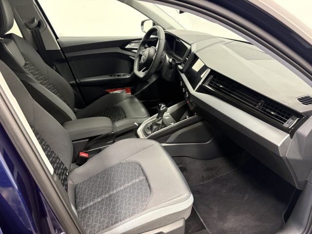 Audi A1 AUDI SPORTBACK 30 TFSI S-TRONIC IDENTITY BLACK - foto 3 di 4