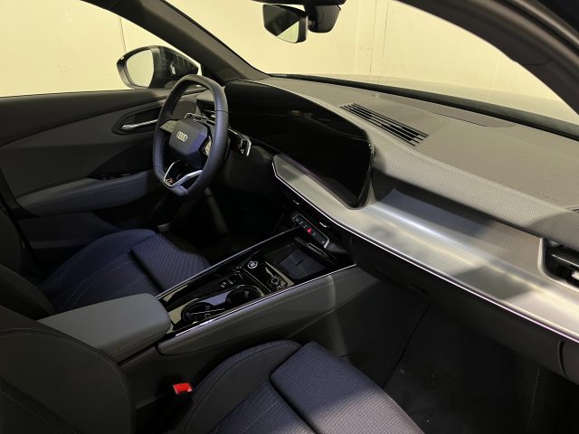 Audi Q3 TDI 110 KW S TRONIC MY 26 LAUNCH EDITION - foto 3 di 4