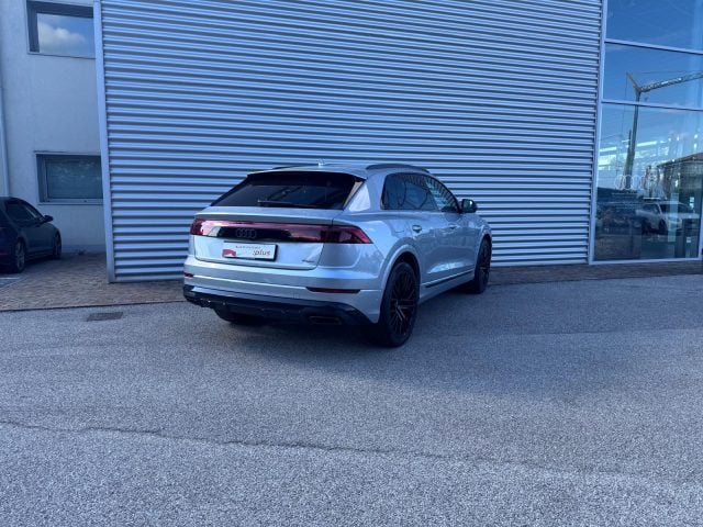 Audi Q8 55 TFSIe TIPTRONIC QUATTRO S-LINE EDITION - foto 2 di 4