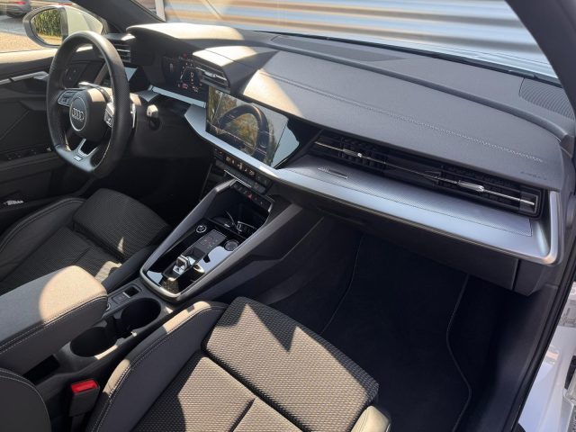 Audi A3 Sportback 35 TDI S-TRONIC S-LINE - foto 3 di 4
