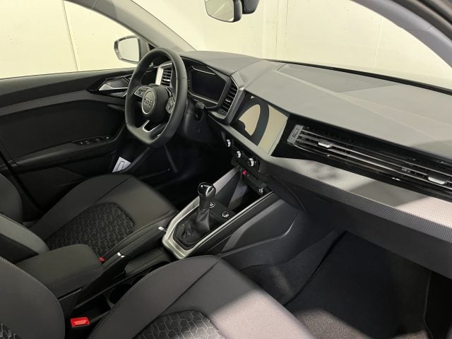 Audi A1 SPORTBACK 30 TFSI S-TRONIC S-LINE EDITION - foto 3 di 4