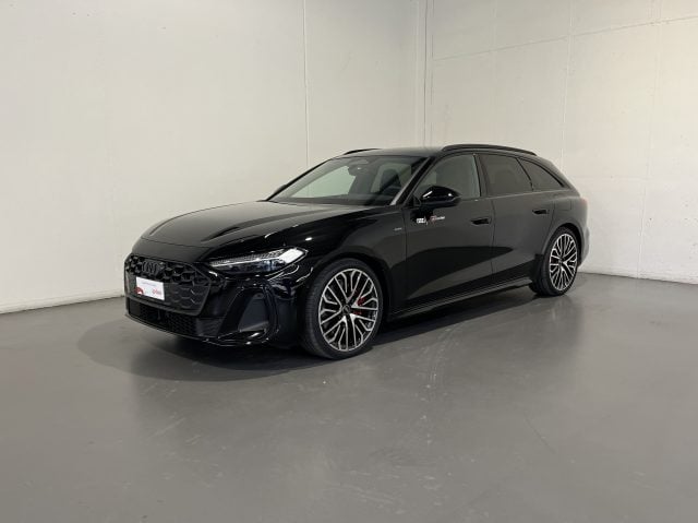 Audi A5 AVANT E-HYBRID S-TRONIC QUATTRO S-LINE EDITION, del 2025, 3.699 km, in vendita a Conegliano (TV)