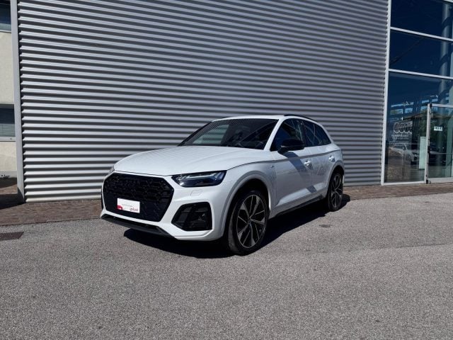 Audi Q5 50 TFSIe S-TRONIC QUATTRO IDENTITY BLACK, del 2024, 22.300 km, in vendita a Conegliano (TV)