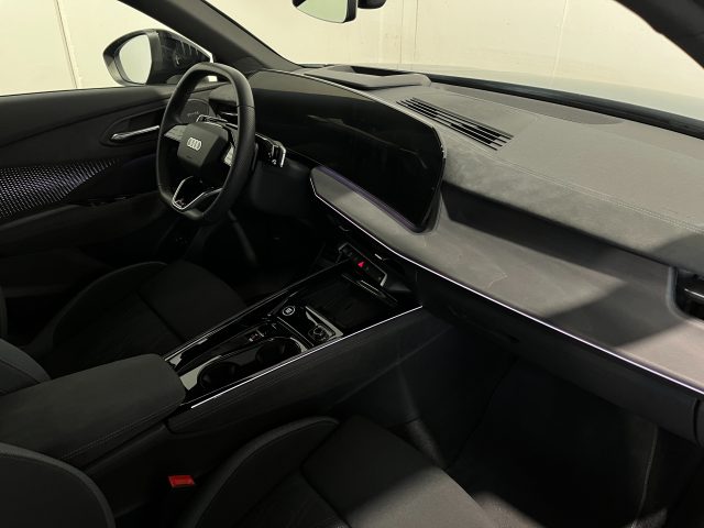Audi Q3 SPORTBACK E-HYBRID S-TRONIC S-LINE - foto 3 di 4