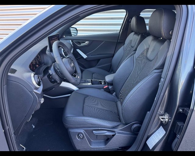 Audi Q2 35 TDI S-TRONIC QUATTRO S-LINE EDITION - foto 4 di 4