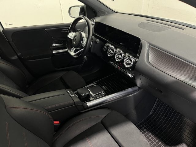 Mercedes-Benz CLA SSE B 200D AUTO PREMIUM - foto 4 di 4