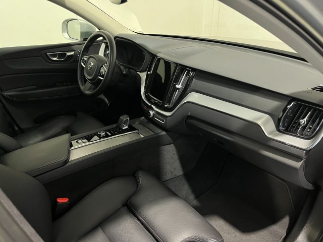 Volvo XC60 2.0 B4 AUTO INSCRIPTON - foto 4 di 4