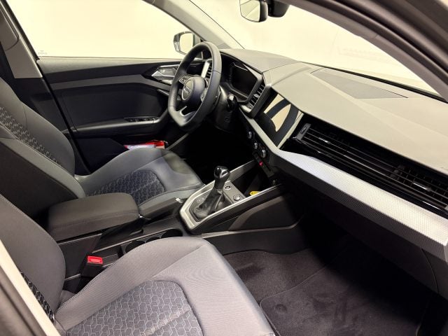 Audi A1 SPORTBACK 30 TFSI S-TRONIC S-LINE EDITION - foto 3 di 4