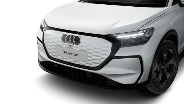 Audi e-tron Audi Q4 SUV Business Advanced performance 210,00 - foto 2 di 4