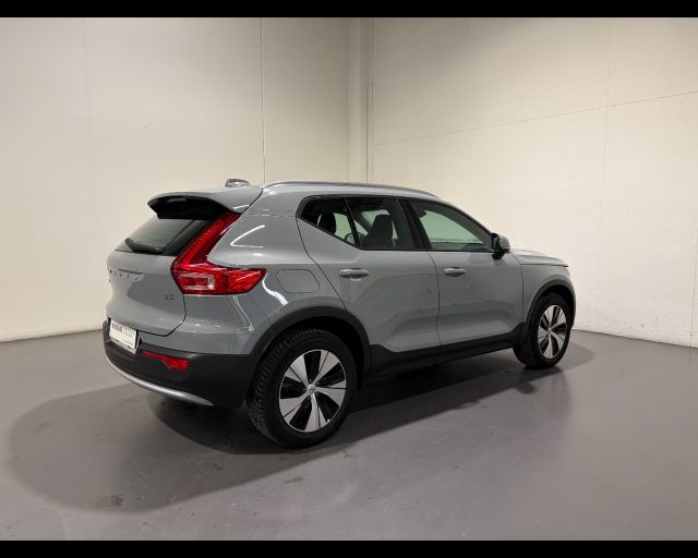 Volvo XC40 B3 CORE AUTO - foto 3 di 4