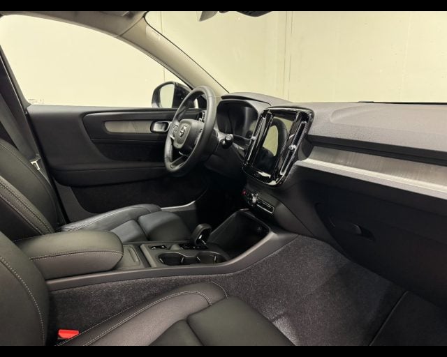 Volvo XC40 B3 CORE AUTO - foto 4 di 4