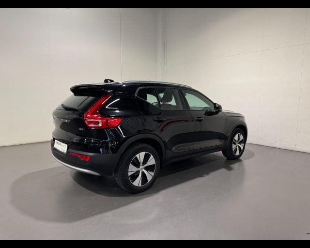 Volvo XC40 B3 CORE AUTO - foto 3 di 4