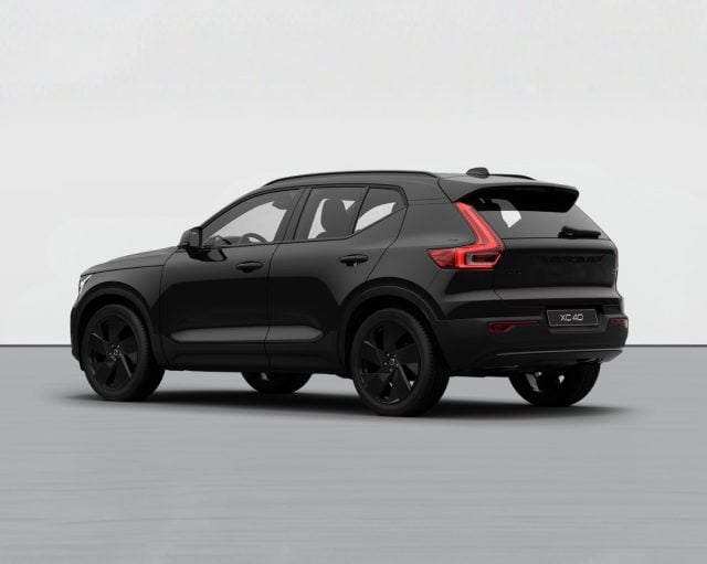 Volvo XC40 PLUS BLACK EDITION B3 AUTO PREZZO PROMO FINO A F - foto 3 di 4