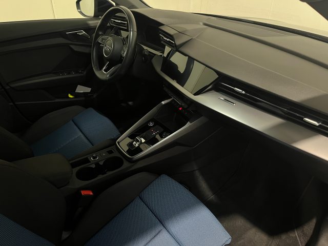 Audi A3 Sportback 35 TDI S-TRONIC S-LINE EDITION - foto 3 di 4