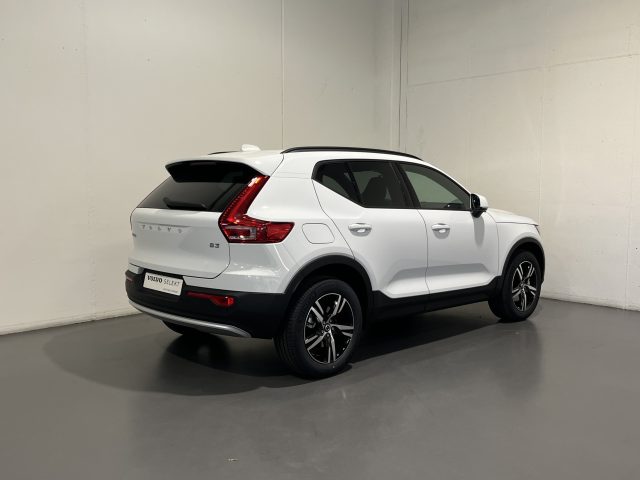 Volvo XC40 CORE B3 AUTO - foto 2 di 4