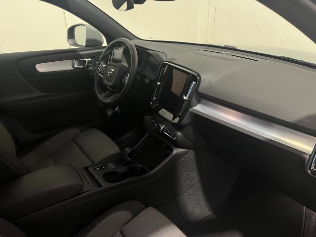 Volvo XC40 B3 CORE AUTO - foto 4 di 4