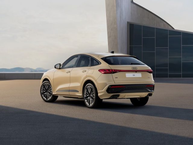 Audi QUATTRO Audi Q5 Sportback S line edition e-hybrid 220 kW - foto 3 di 4