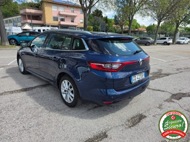 Renault Megane Mégane Sporter Blue dCi 115 CV Business - foto 2 di 17