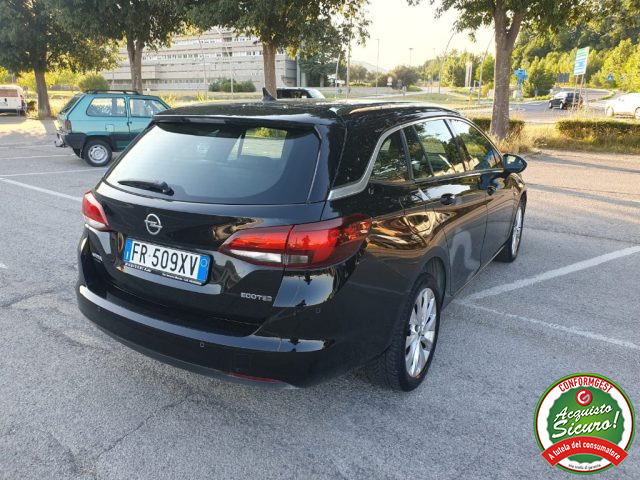 Opel Astra 1.4 Turbo 110CV EcoM Sports Tourer Innovation, del 2018, 235.000 km, in vendita a San Severino Marche (MC)