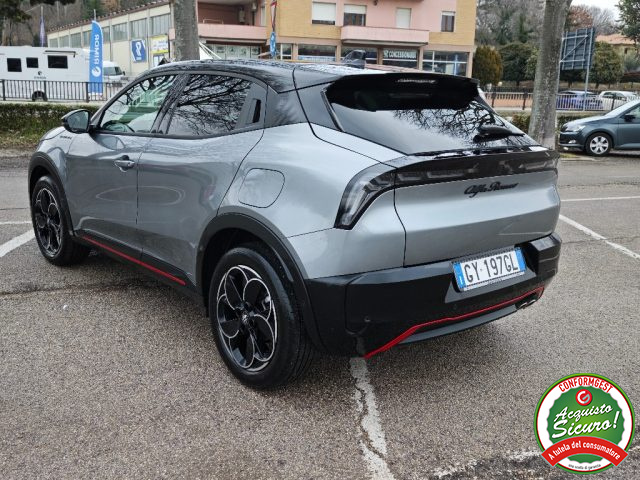 Alfa Romeo Junior 1.2 136 CV Hybrid eDCT6 Speciale - foto 3 di 4