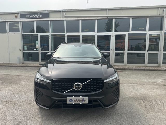 Volvo XC60 B4 automatico Plus Dark - foto 2 di 4