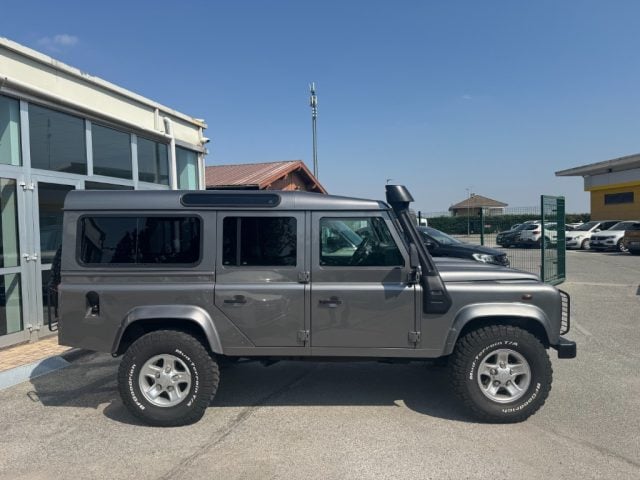 Land Rover Defender 110 2.4 TD4 Station Wagon SE - foto 4 di 4