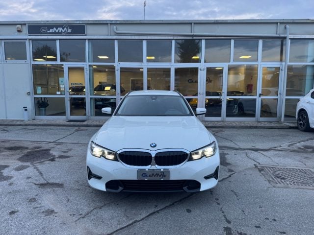 BMW 320 d Touring Sport - foto 2 di 4