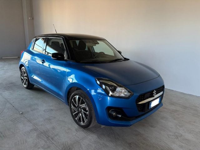 Suzuki Swift 1.2 Hybrid CVT Top, del 2023, 45.000 km, in vendita a Sant Angelo A Cupolo (BN)
